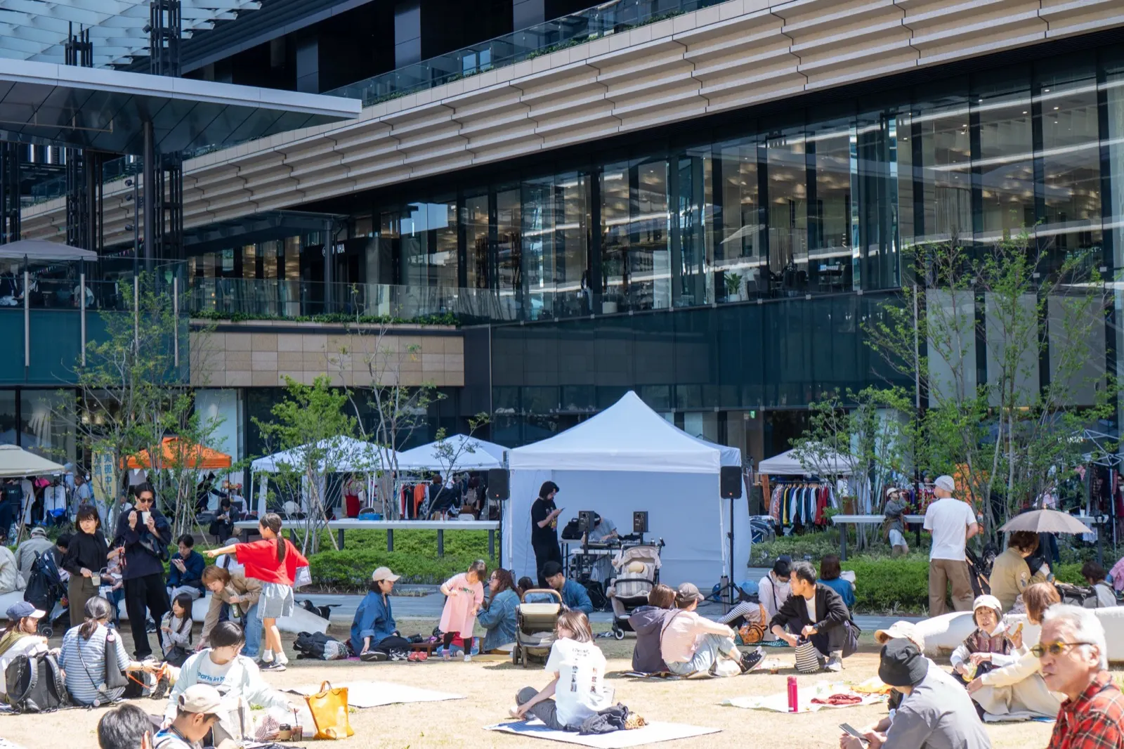 Vintage & Artisan Market in Minatomirai