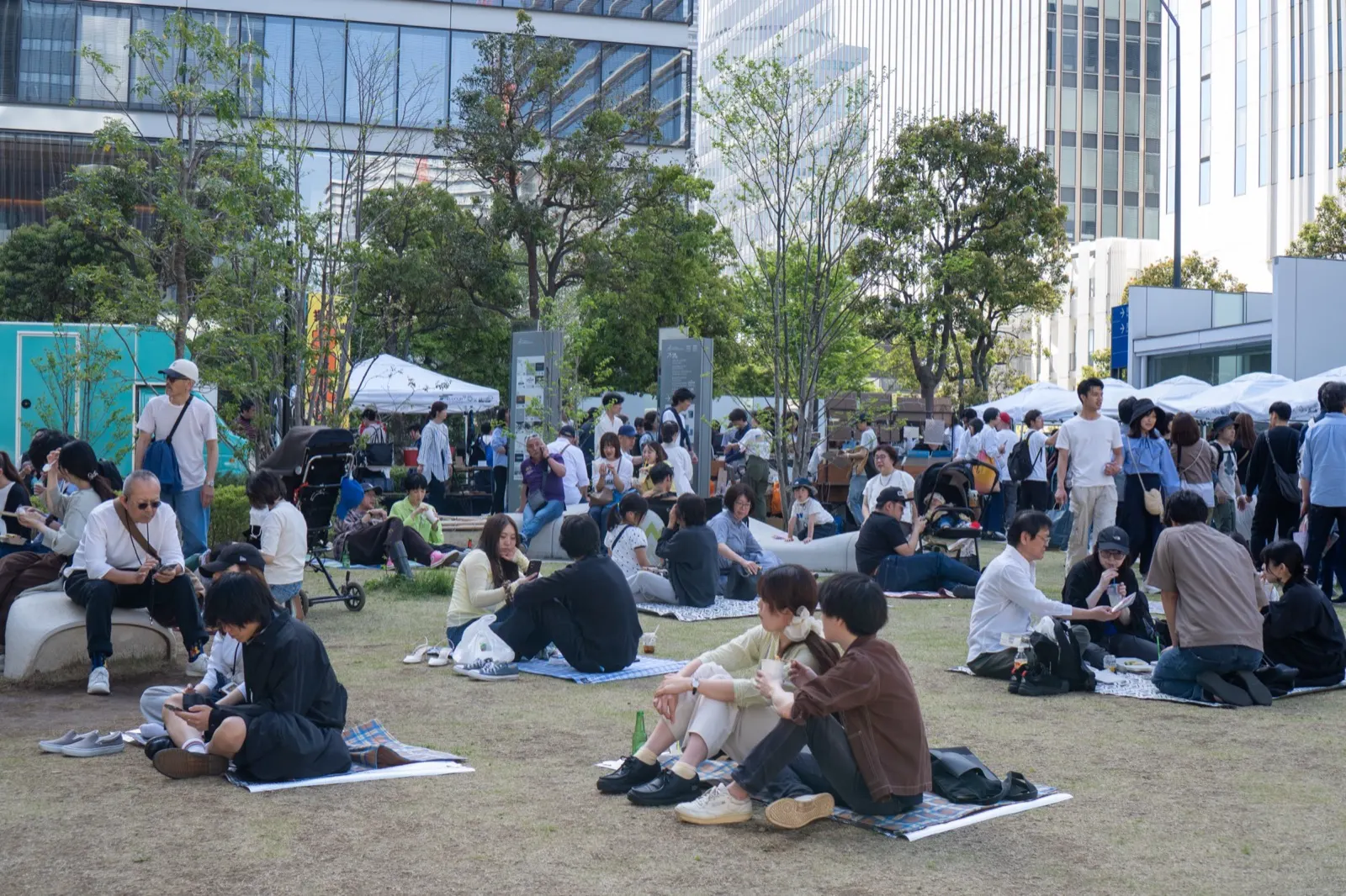 Vintage & Artisan Market in Minatomirai